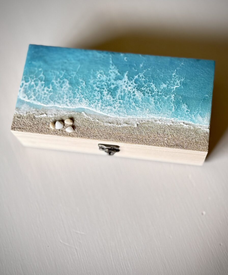 Caja de madera decorada